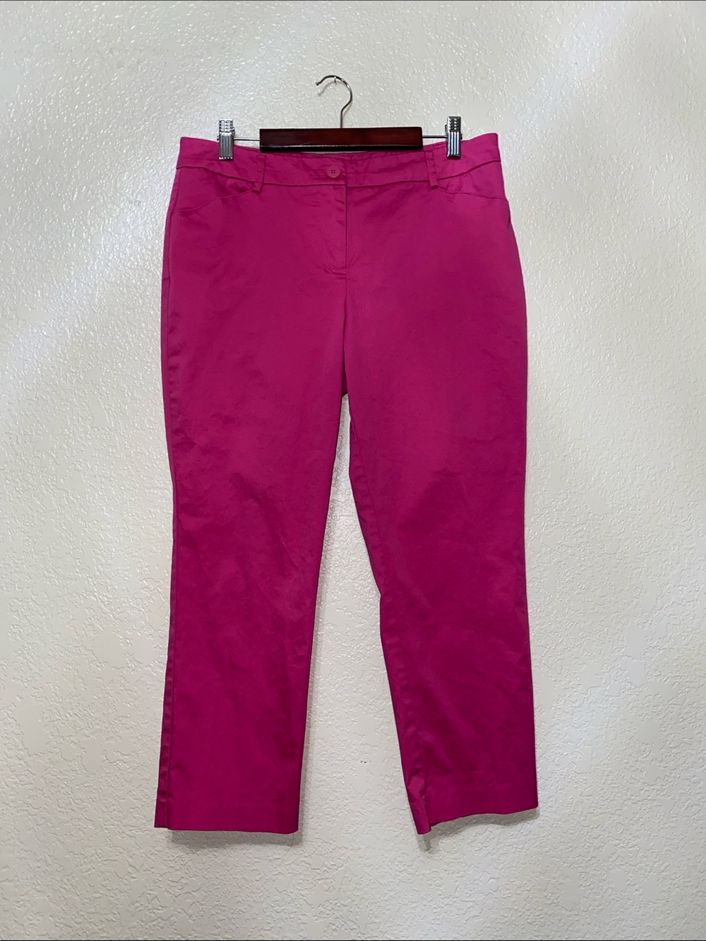 New York & Company Magenta Cropped pants